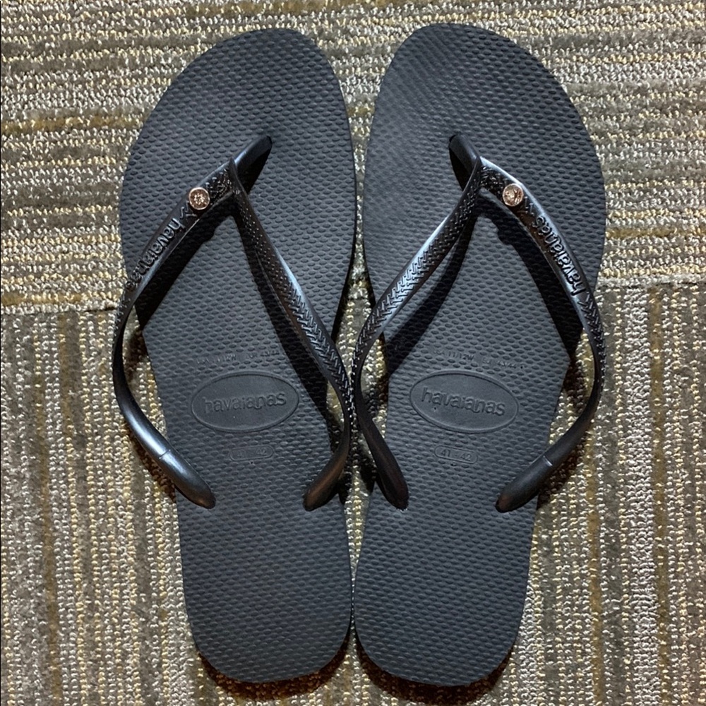 Used Havaianas Classic Black Sandals